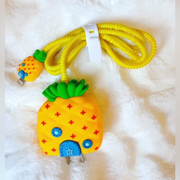 Fast Charger for IPhone/IPad - Picture 1 of 1